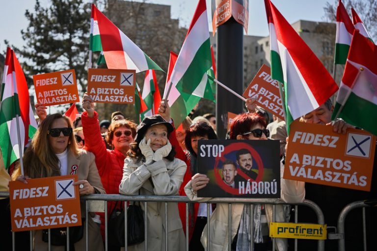 AFP: Desetitisíce lidí přišly v Maďarsku na provládní i opoziční shromáždění