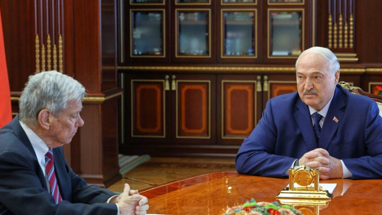 USA souhlasily se zmírněním sankcí proti Bělorusku, Minsk propustil 250 vězňů