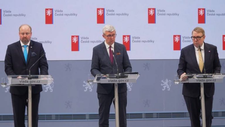 Vláda schválila memorandum o hlubší spolupráci mezi ČR a Slovenskem