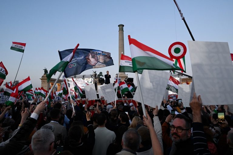 Ticho před hlasováním: Maďarské volby jako test odolnosti Evropy