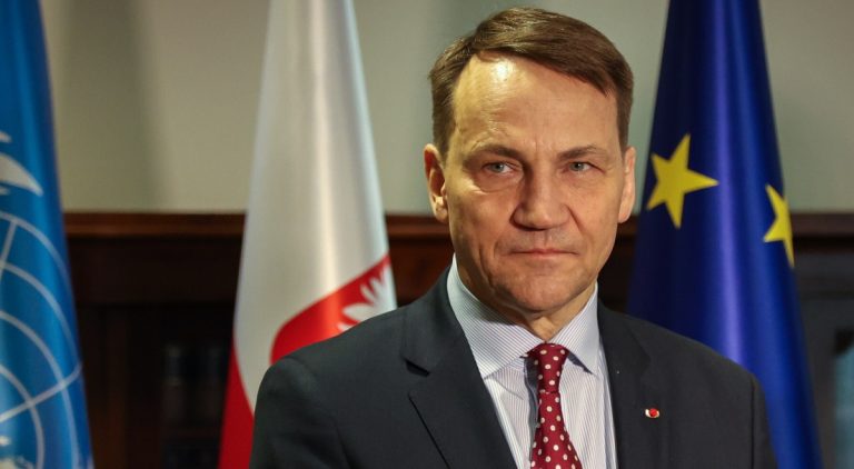 „Snědli zebry, ukradli peníze.“ Polsko obvinilo Budapešť z politického terorismu