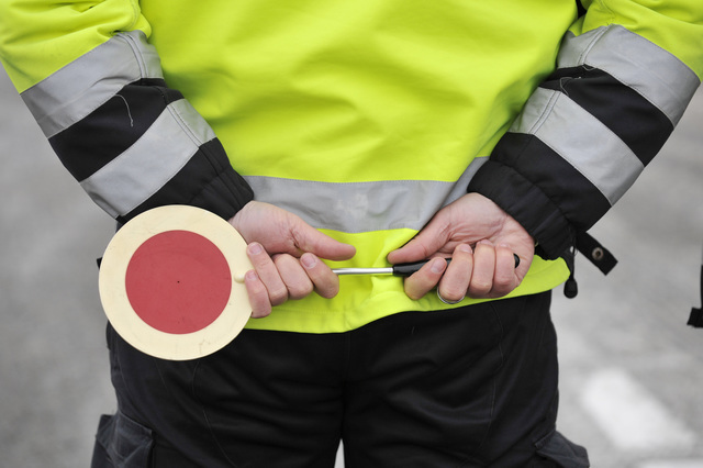 GIBS viní 20 policistů ze zneužití pravomoci, část i z přijetí úplatku