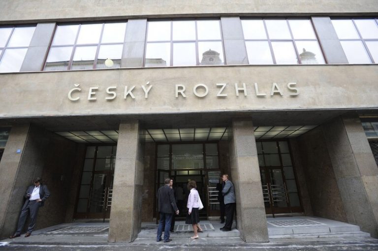 Výbor hlasy opozice vyzval Klempíře, ať stáhne zákon o médiích