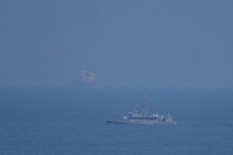 Británie a Francie naléhají na úplné otevření Hormuzského průlivu