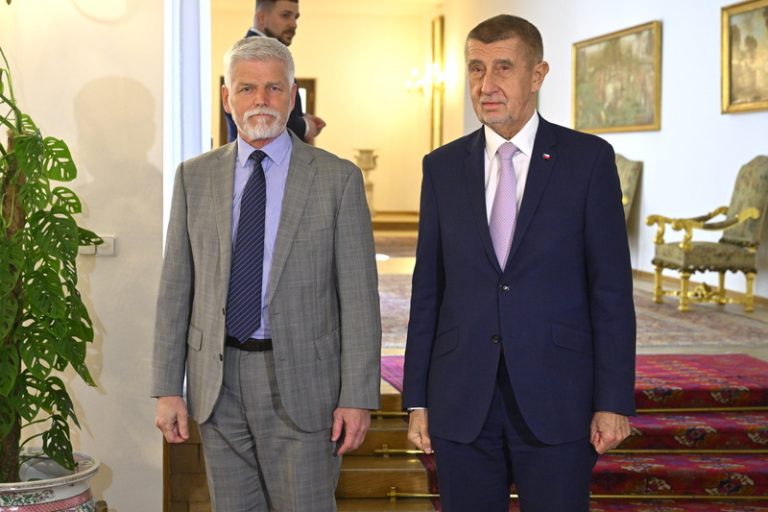Na summit NATO by podle Pavla mohli jet on i Babiš, sejde se s ním příští týden