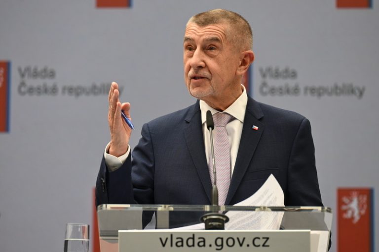 Babiš vyzval Orlen a MOL ke zlevnění, firmy podle něj nepochopitelně zdražovaly