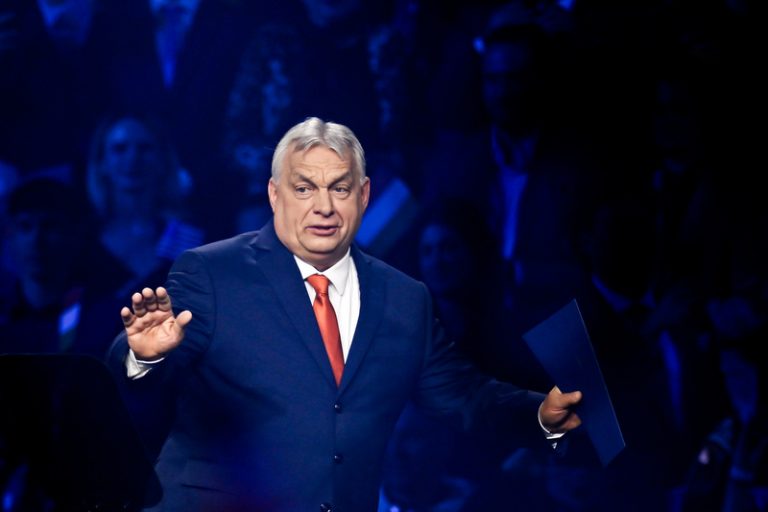 Experti: Orbán si vytvořil silnou pozici u krajně pravicových sil v Evropě