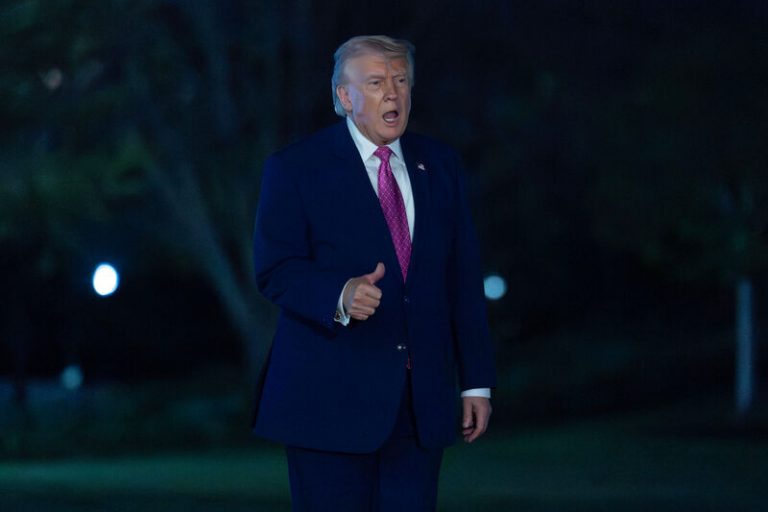 Trump slibuje brzké otevření Hormuzského průlivu, i bez Íránu