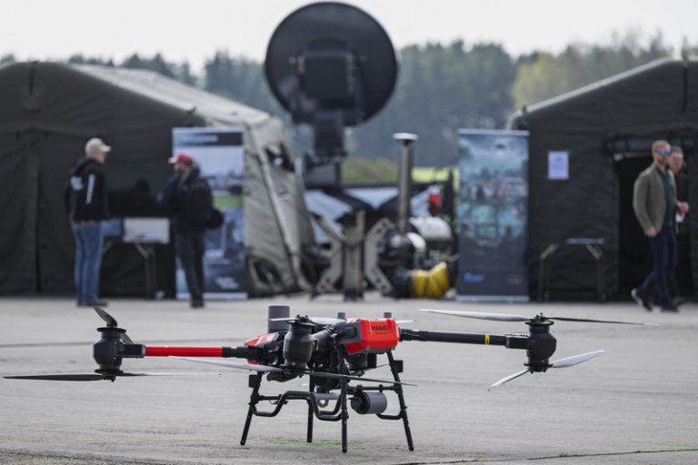 Ministerstvo obrany investuje více než 350 milionů do dronů
