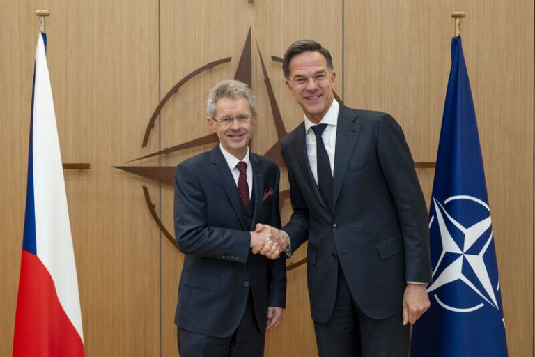 Vystrčil: Šéfa NATO potěšila Babišova slova, že ČR splní závazky vůči alianci