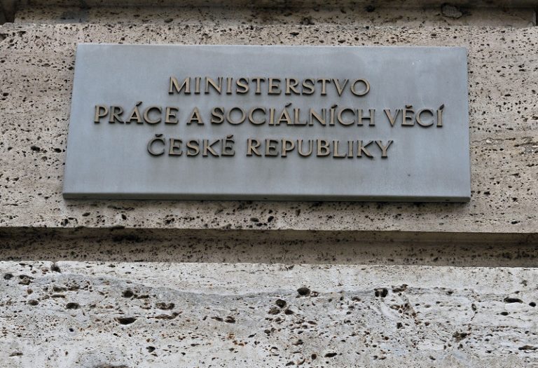 MPSV vidí tři varianty řešení penzí náročných profesí