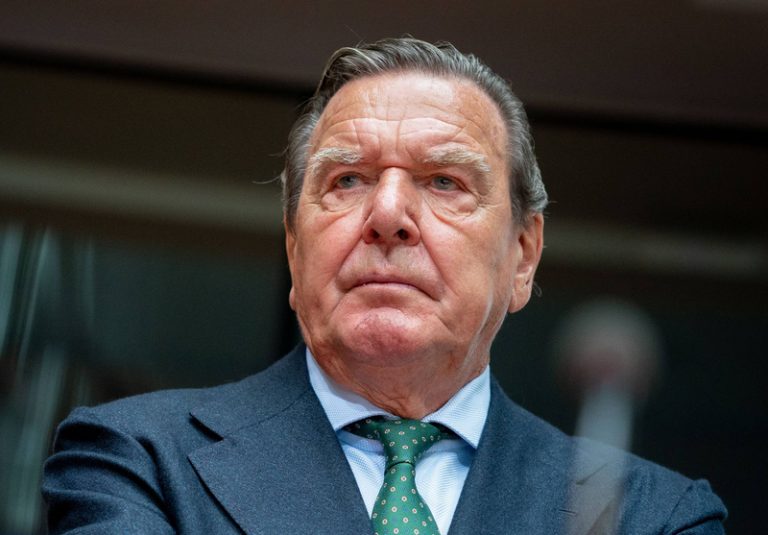 DPA: Putinův návrh Schrödera jako zprostředkovatele naráží v Berlíně na skepsi