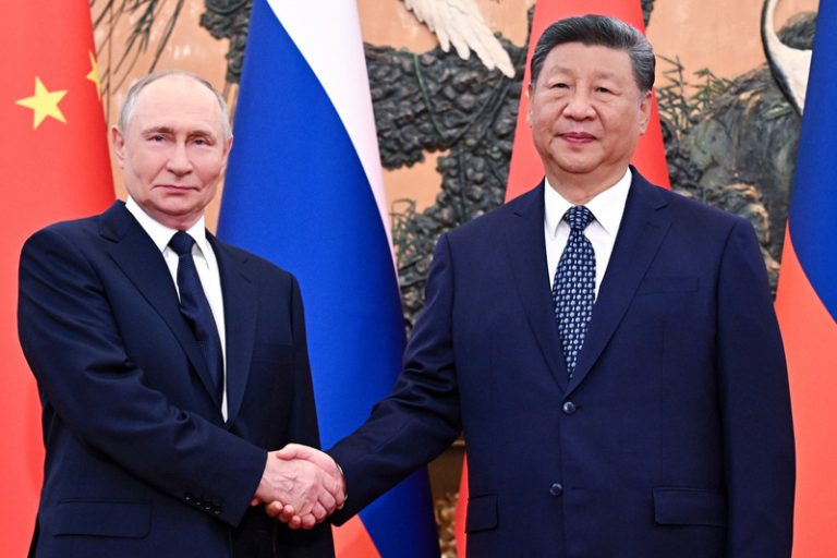 Putin příští týden navštíví Čínu, bude jednat se Si Ťin-pchingem