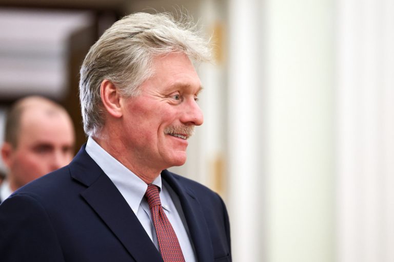 Vývoj v mírovém procesu umožňuje říci, že se blíží konec války, řekl Peskov