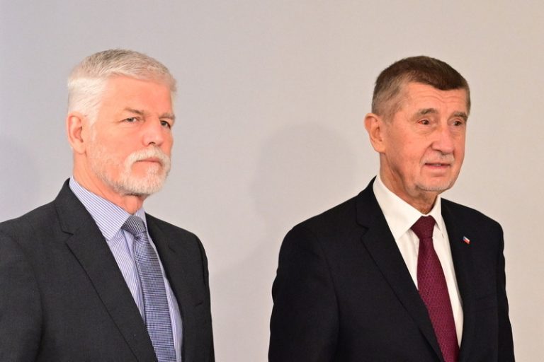 Češi chtějí na summitu NATO hlavně Babiše, následuje Pavel