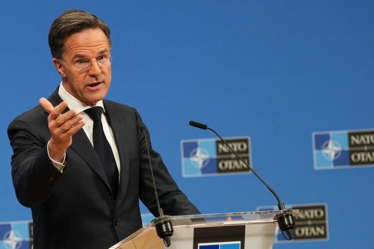 Rutte vyzval k rovnoměrné pomoci Ukrajině, narazil na odpor, proti je i ČR