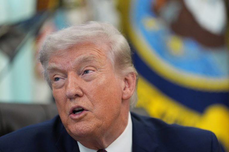 Trump: Bude-li Írán útočit na plavidla USA, bude smeten z povrchu zemského