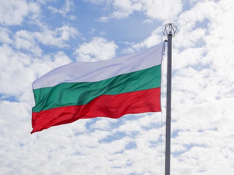 Bulharsko jako testovací polygon. Kreml zkouší, zda lze „přepsat“ vůli národa pomocí falešných průzkumů