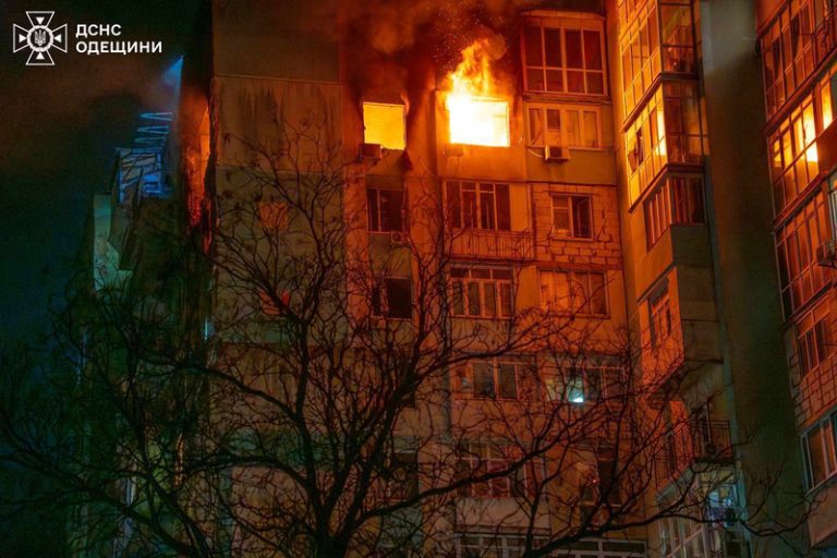 Úřady v západoukrajinském Ternopilu hlásí deset zraněných po útoku ruských dronů