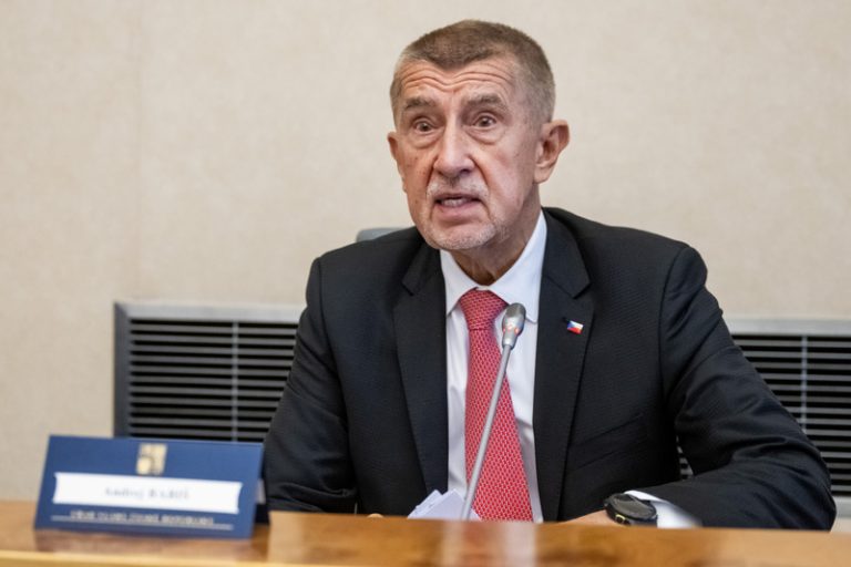 Babiš míní, že střet zájmů vyřešil, doptávání se EK přičítá opozici