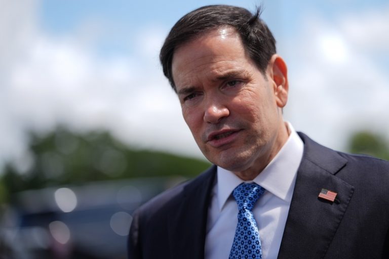 Rubio: USA s Íránem budou mít dobrou dohodu, nebo se s ním vypořádají jinak