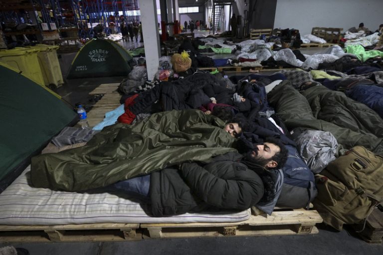 Polsko neuplatní migrační pakt EU v plném rozsahu, řekl náměstek ministra vnitra