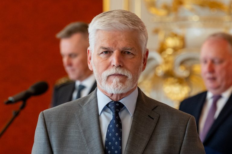 Pavel se zúčastní schůze vlády kvůli účasti na akcích mezinárodních organizací