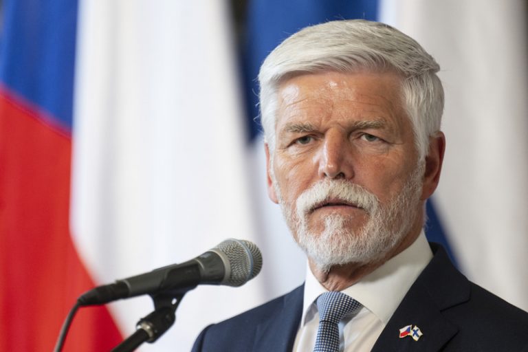 Vyjádření Pavla k delegaci na summit NATO zveřejní Hrad v úterý v 10:00