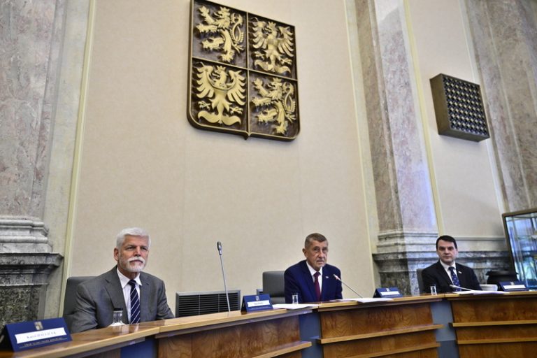 V Česku zuří mocenský boj, píší o sporu prezidenta a vlády německá média