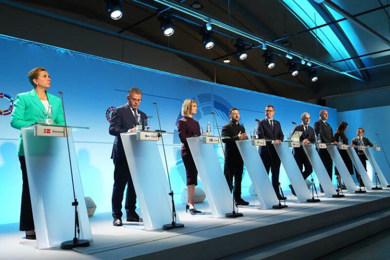 Romská zmocněnkyně zůstává v úřadu vlády, většina členů vládní rady nerezignuje