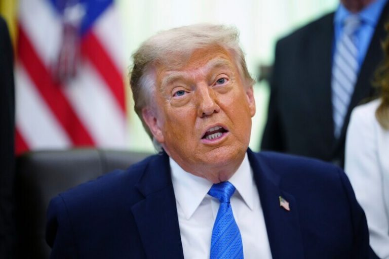 Trump pohrozil 100% clem zemím, které zavedou daň z digitálních služeb