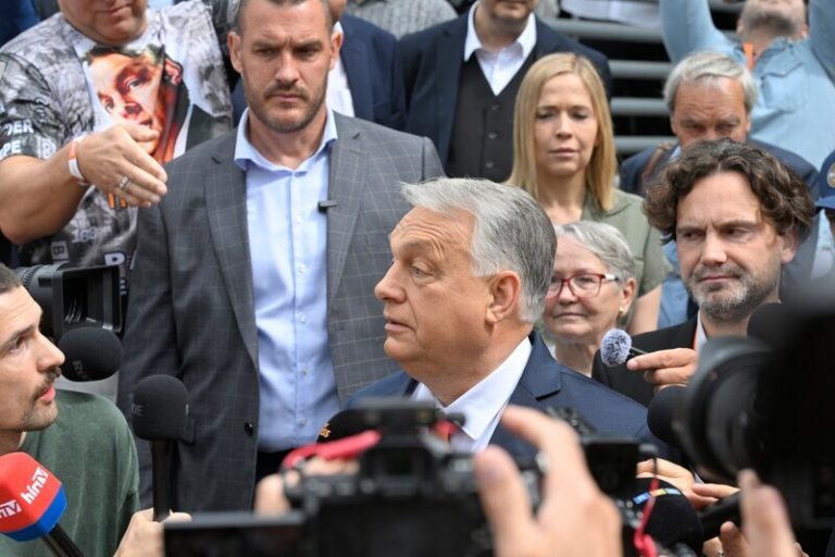 Maďarská strana Fidesz zvolila svým předsedou opět Orbána