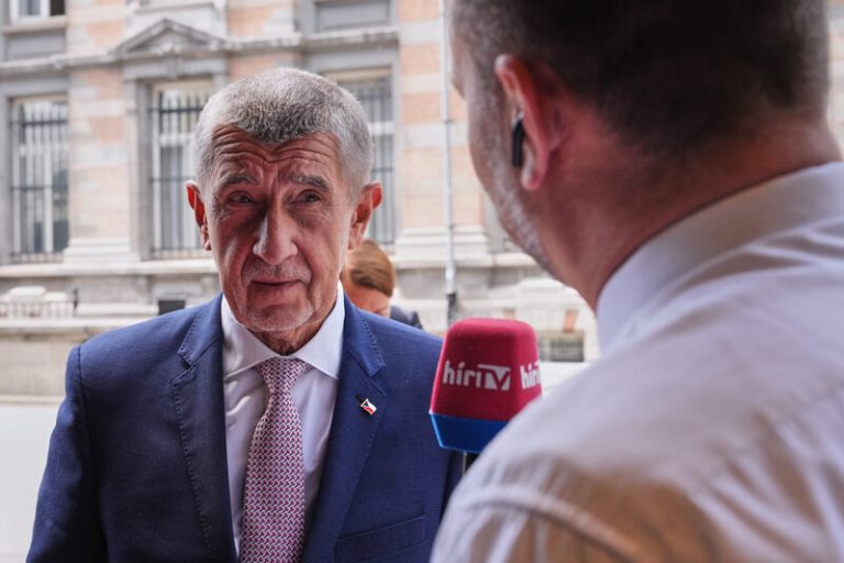 Babiš: Vláda se zaměří na penze náročných profesí, až pak na strop věku