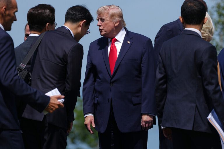 Trump se chce po Íránu zaměřit na KLDR, řekl jihokorejský prezident