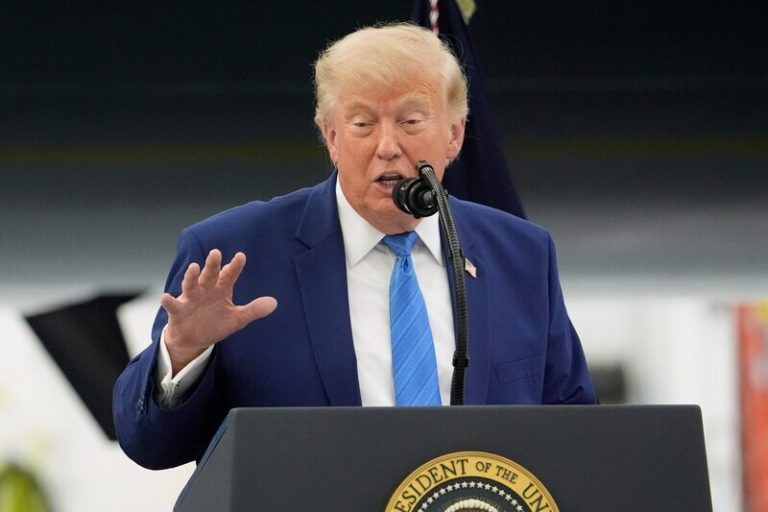 Trump odložil zákon o bydlení, chce prosadit přísnější registraci voličů