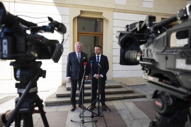 Pavel podle zástupců ČT a ČRo podpořil debatu o roli veřejnoprávních médií
