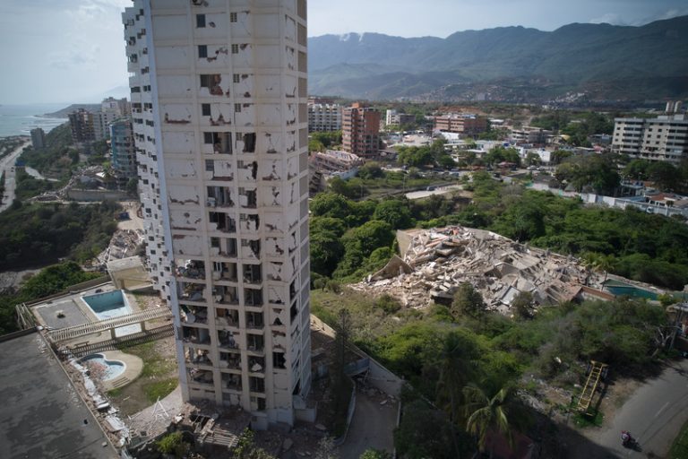 Počet obětí zemětřesení ve Venezuele stoupl na 235 mrtvých a 4300 zraněných