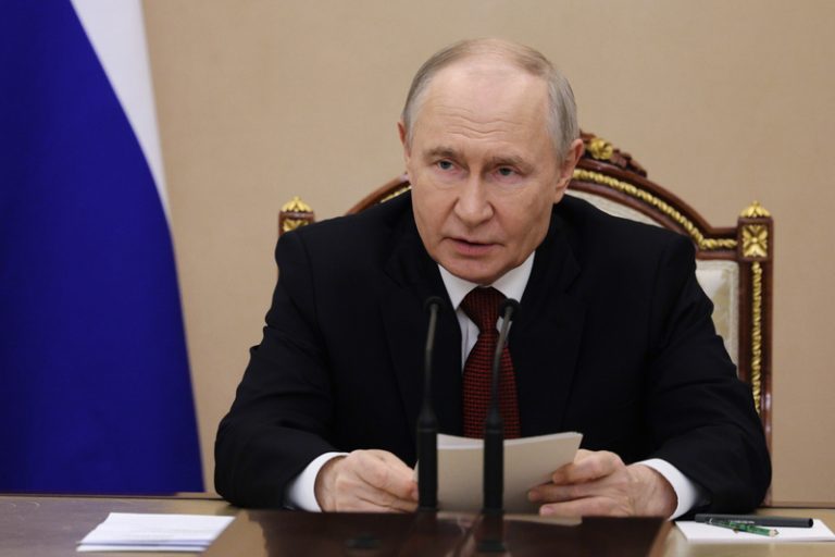 Putin přiznal nedostatek paliva v některých ruských regionech