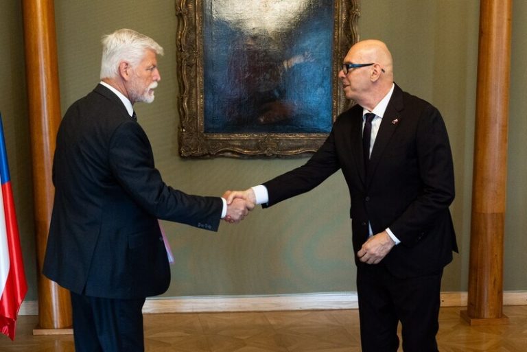 Pavel požádal Klempíře o debatu o změnách financování ČT a ČRo