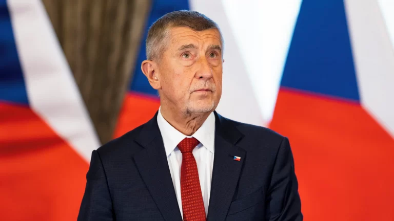 Babiš chce krotit trh s kratomem. Novinář: Za jeho první vlády problém začal