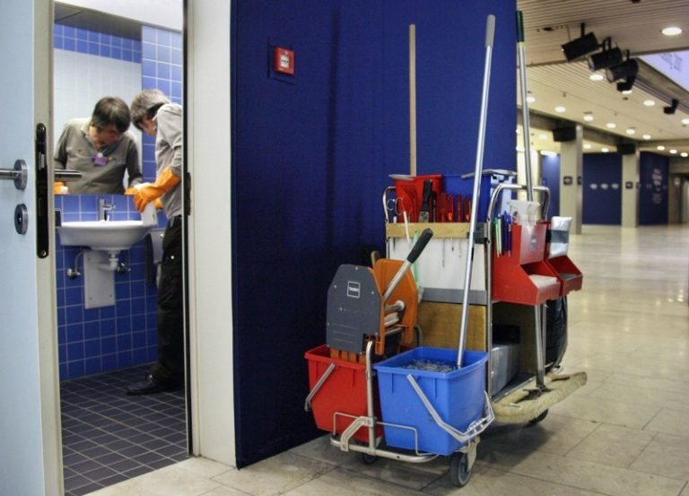 MPSV: Minimální mzda by mohla od ledna dle odhadů vzrůst o 2500 Kč na 24.900 Kč