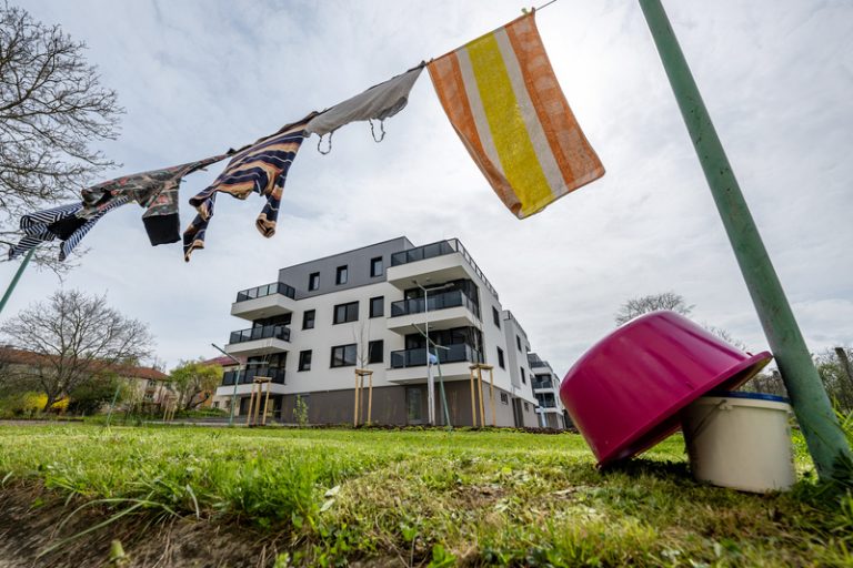 Část pomoci v bydlení převezmou od obcí nově úřady práce