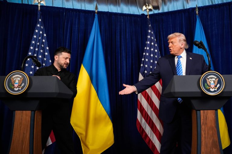 Zelenskyj podle médií příští týden odcestuje do USA, má se setkat s Trumpem