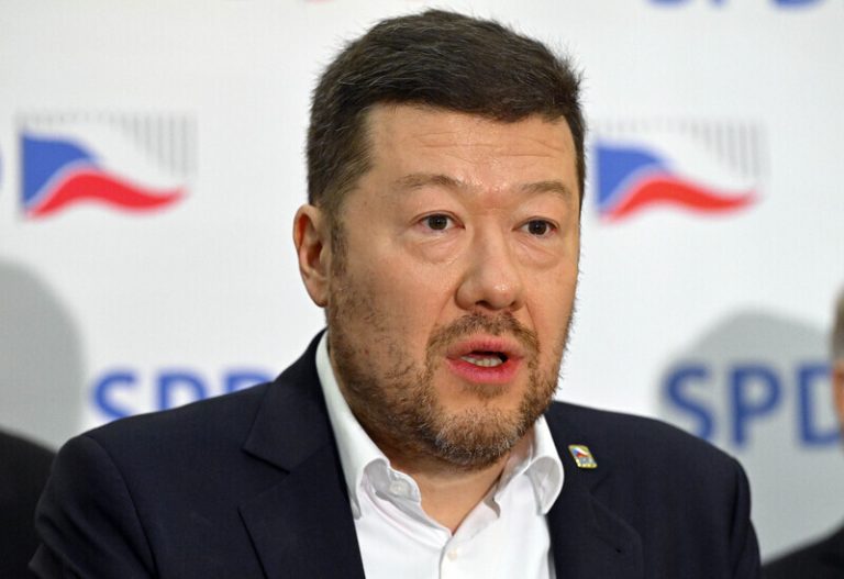 Politologové: Zbraně pro Ukrajinu koalici nerozštěpí, mohou působit problémy SPD