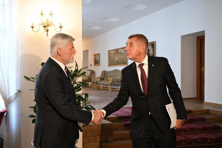 Babiš nevidí důvod ke schůzce s Pavlem, protože vláda splnila nařízení ÚS