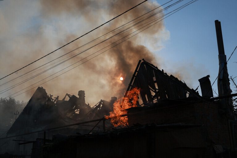 Ukrajina informuje o mrtvých a raněných po ruských útocích