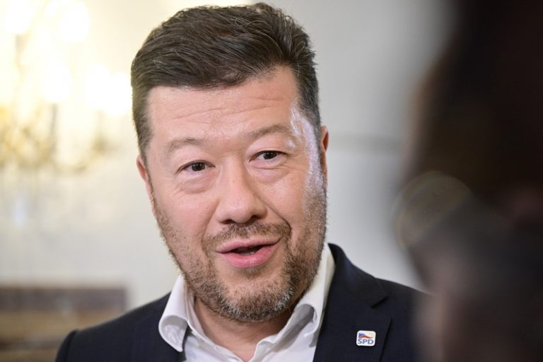 Okamura v rozhovoru mluví o Pavlovi jako o podrazákovi či křivákovi