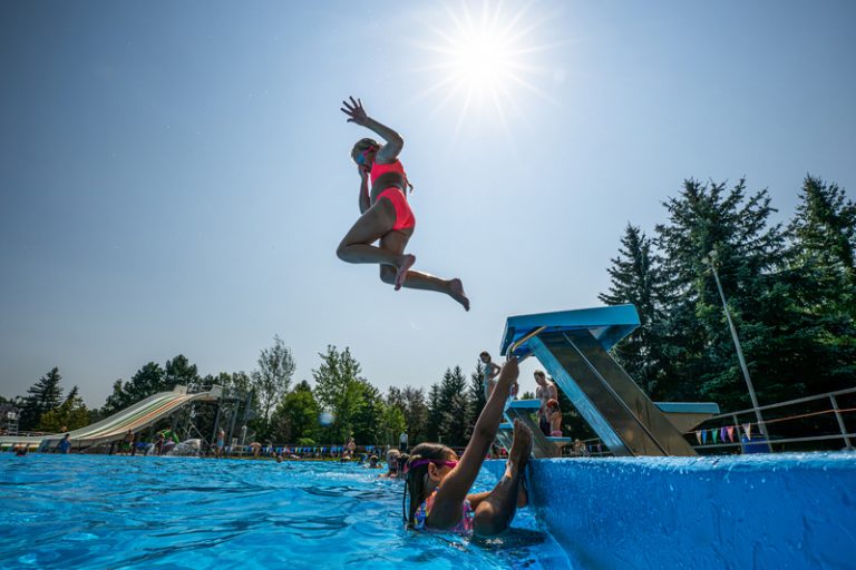 V Česku zase padaly teplotní rekordy, v několika krajích je smogová situace