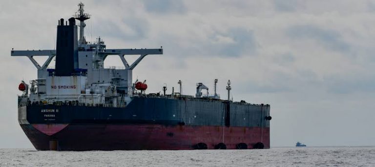 Špionáž z moře: ruská stínová flotila mapovala jaderné sklady USA a francouzské ponorky v srdci Evropy
