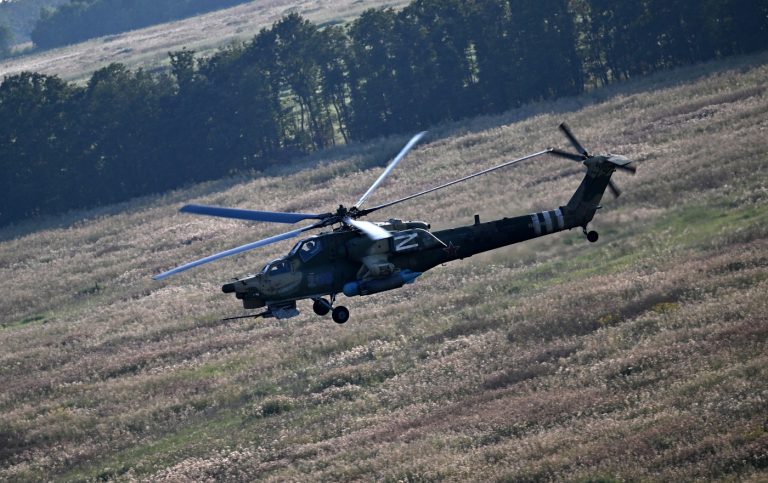 To se Rusům nevyplatí. Ukrajinci sestřelili drahý vrtulník lacinou zbraní